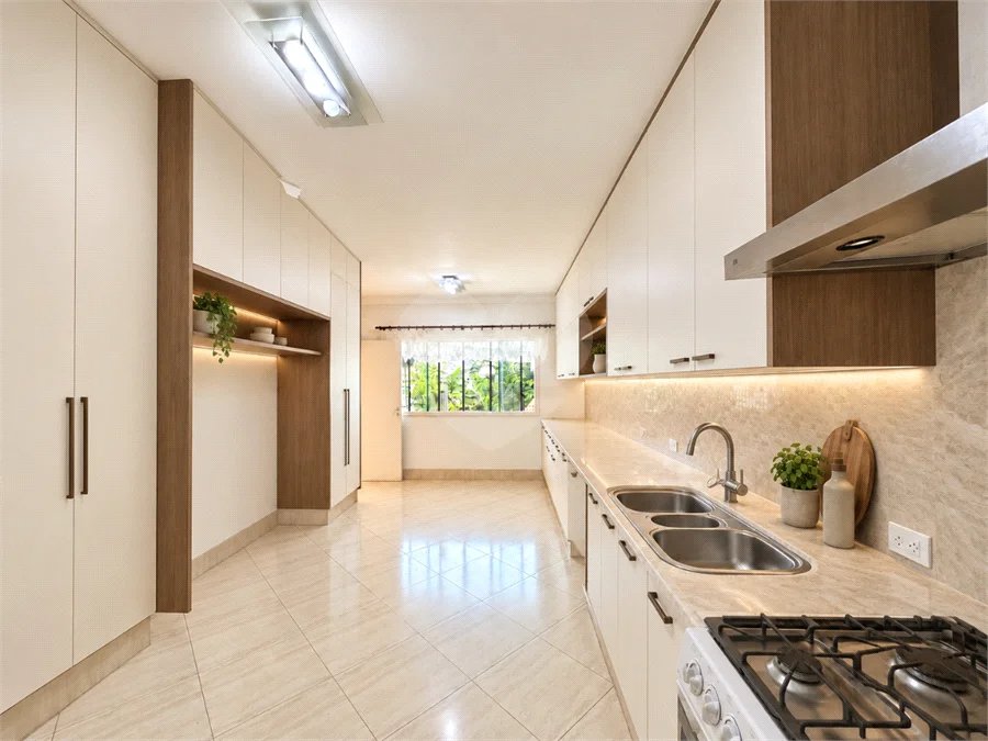 Casa à venda com 3 quartos, sendo 1 suíte, no condomínio Vila das Emboabas, São Paulo - SP