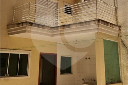 Sobrado a venda no Ipiranga de 220m² com 4 suítes e 2 vagas.Estuda permuta.