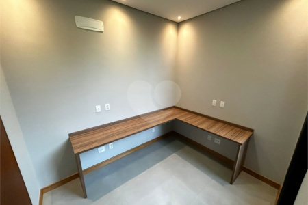 Casa para venda no condomínio de alto padrão Damha III,