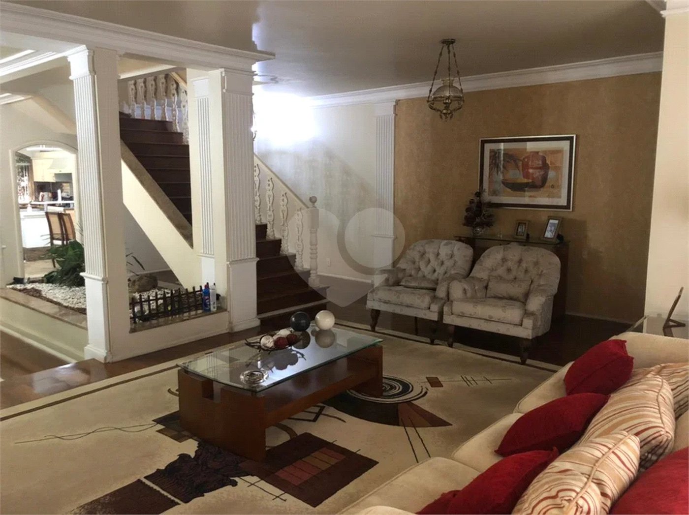 Sobrado com 363m² à venda no Alto da Moóca - 3 suítes e 6 vagas.