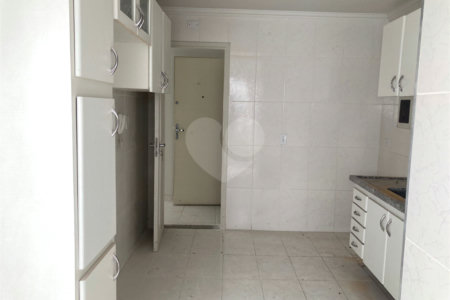 Ótimo apartamento em Moema- Oportunidade!!!