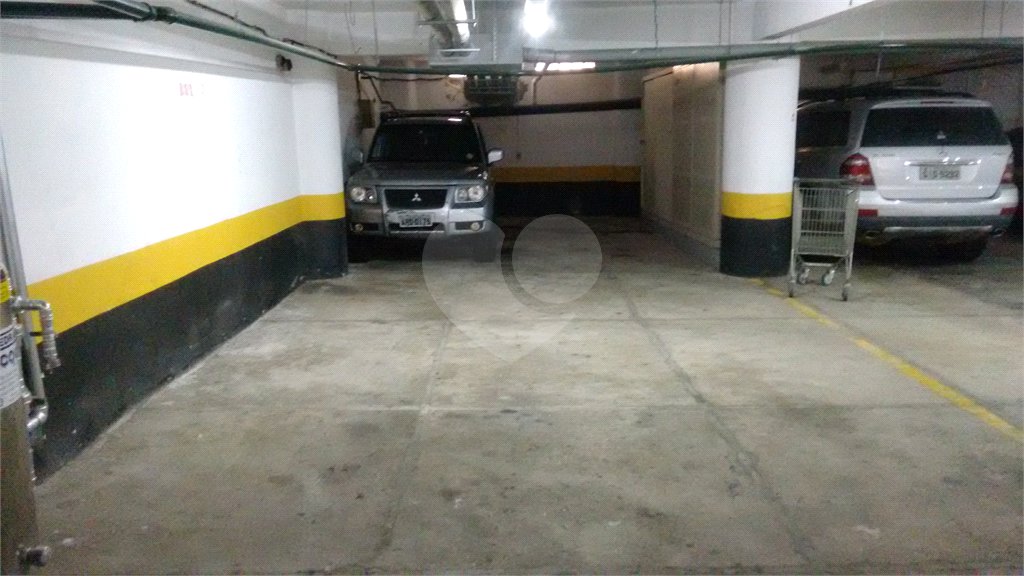 Apartamento à venda no bairro Bela Vista.