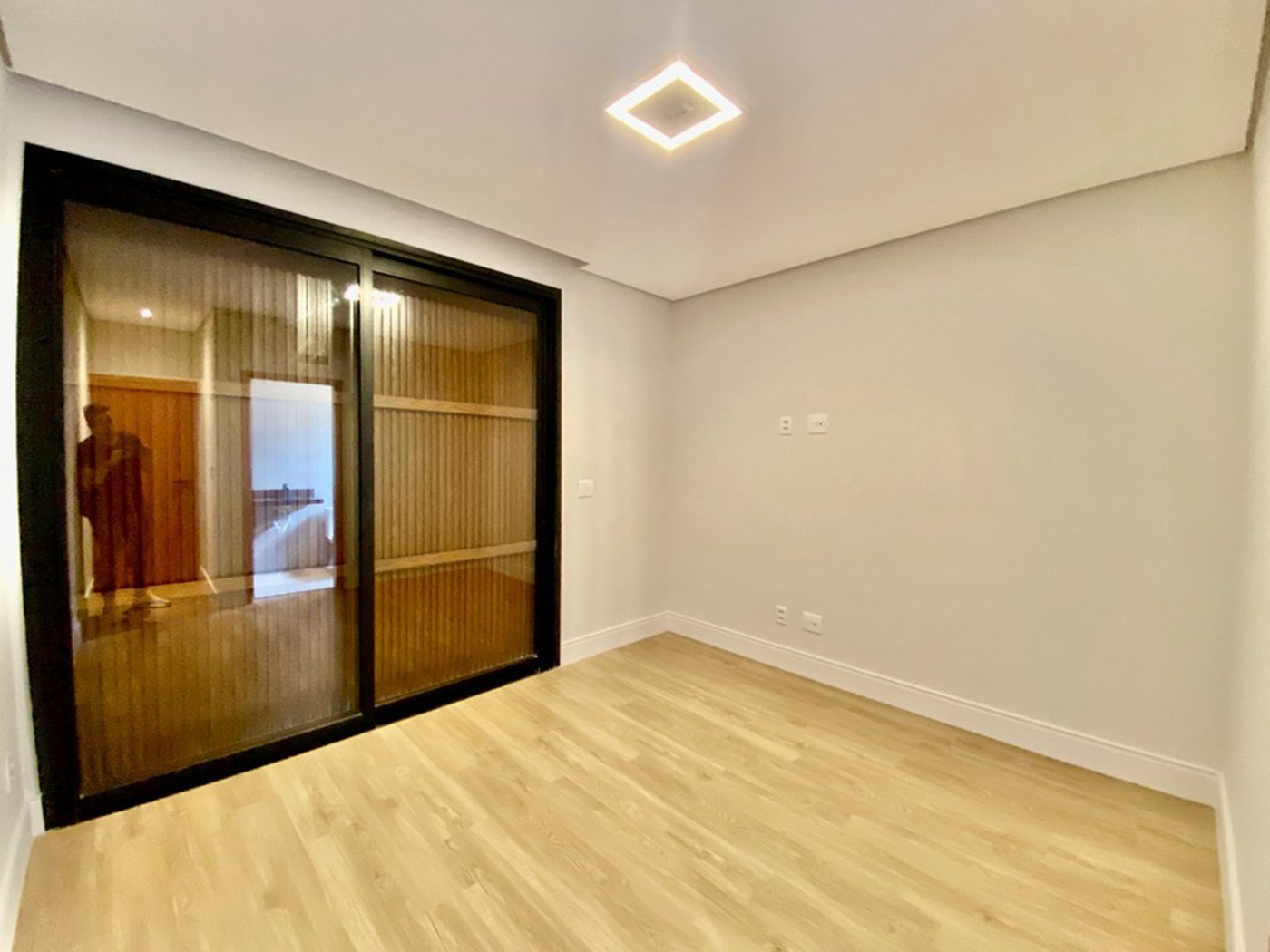 Casa à venda com 3 quartos, sendo 3 suítes, no condomínio Vila Giardino, Jundiaí - SP