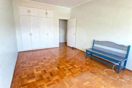 Apartamento à Venda | 327 m² | 4 dormitórios (1 suíte) | 2 vagas na Mooca!