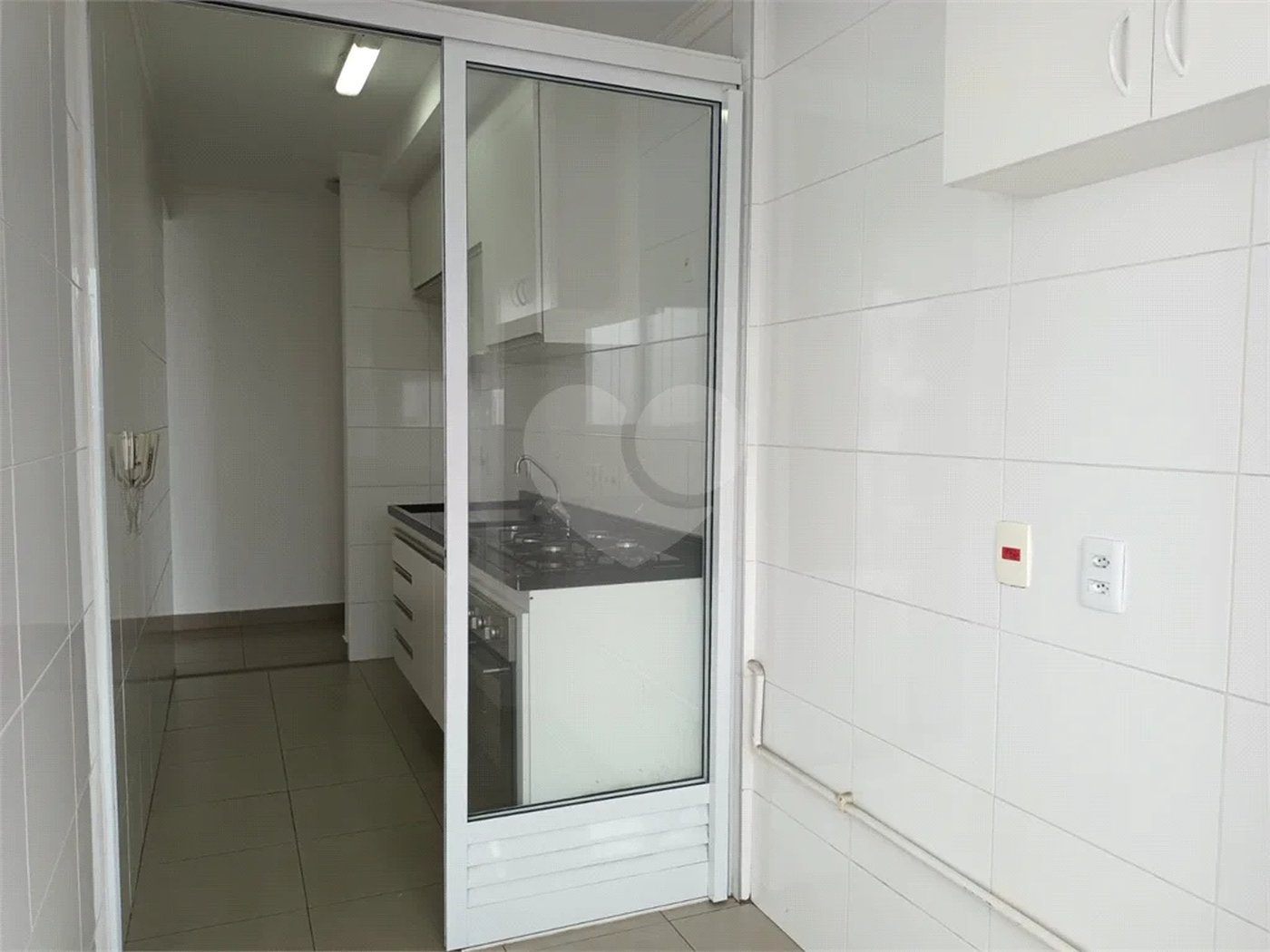 APARTAMENTO PARAÇAÇÃO COM 3 DORMITÓRIOS E 2 VAGAS DE GARGEM NA VILA ANASTÁCIO