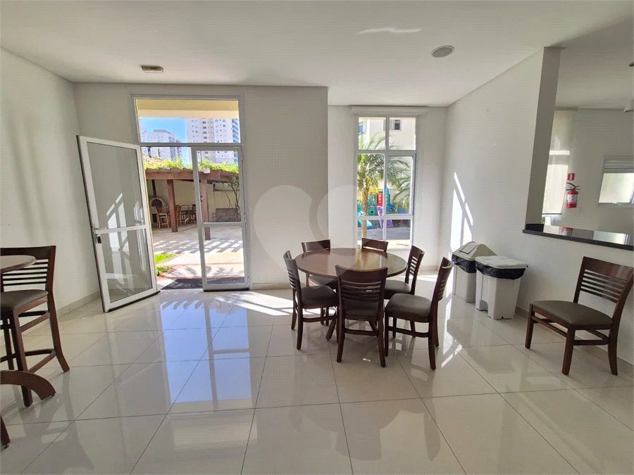 Apartamento Vila Mariana ,2 dormitórios sendo 1 suíte e 2 vagas.