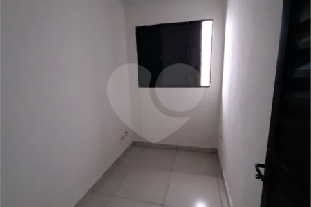 Sobrado á Venda no Ipiranga, 3 dormitórios, 2 vagas na garagem, reformado