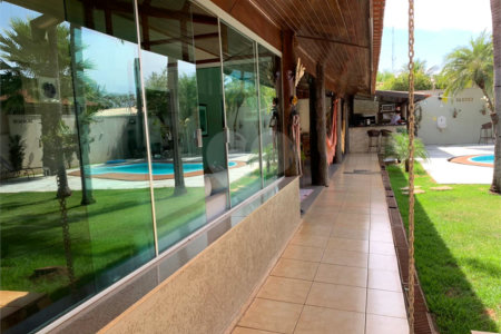 Casa à venda com 4 quartos, sendo 3 suítes, em Santos Dumont, Três Lagoas - MS