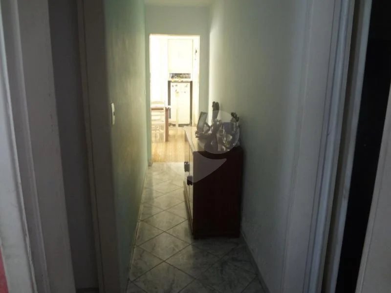 Casa térrea à venda na Vila Mazzei, em rua tranquila