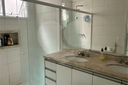Apartamento com 246m² , 4 dormitórios , sendo 2 suítes , 4 vagas de garagem , à venda na Penha.