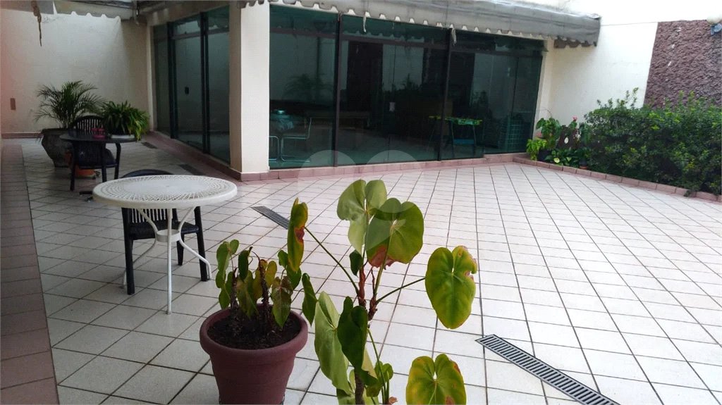 Sobrado à venda ou para alugar com 4 suítes em Santana, São Paulo, SP