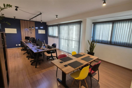 Sala Comercial moderna bem localizada .