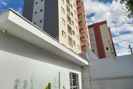 Imóvel Comercial na Rua Episcopal – Localização Estratégica em São Carlos