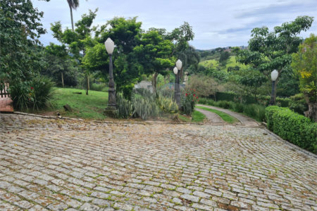 Excelente Chácara à Venda em Itapecerica da Serra/SP