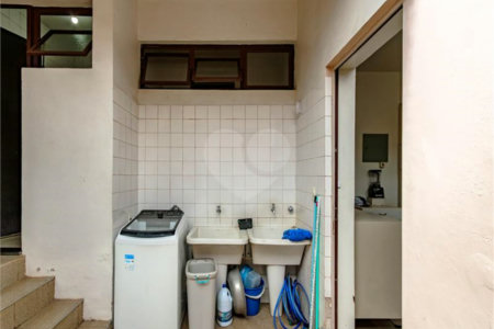 Casa para locação no Jardim da Saúde – São Paulo Imóvel amplo e elegante, com 360 m² de área construída em terreno de 400 m²