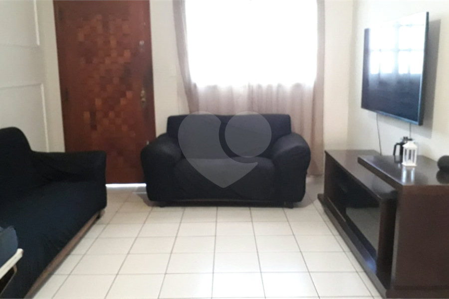 BELA CASA 274 M² C/ 3 QUARTOS 1 SALA 1 COZINHA 3 BANHEIROS 2 VAGAS Para Estacionamento coberta P/ VENDA NA V N Cachoeirinha
