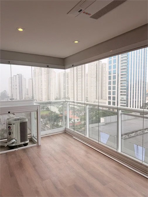 Flat Mobiliado e Reformado de 42 m² com Varanda e Vista Panorâmica em Frente ao Shopping Metrópole – Centro de SBC
