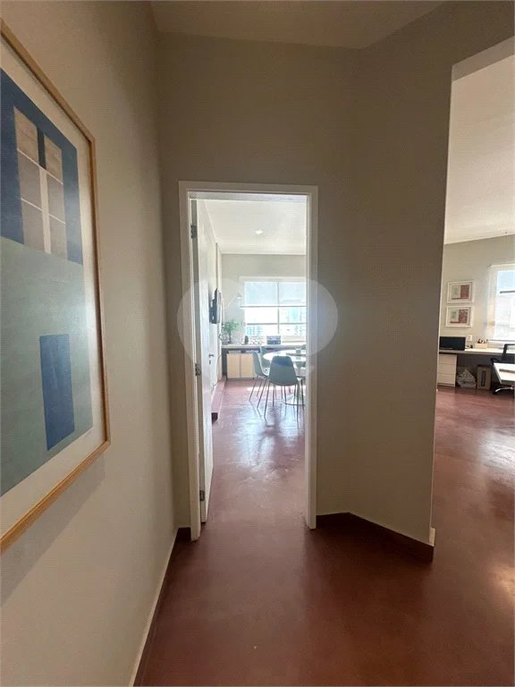 Sala comercial para venda ou locação na Avenida Paulista. 68m2