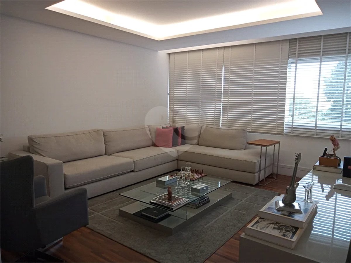Apartamento à venda com 3 quartos, sendo 1 suíte, em Higienópolis, São Paulo, SP