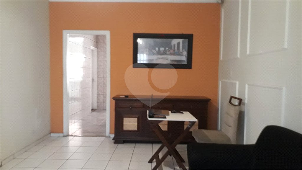 BELA CASA 274 M² C/ 3 QUARTOS 1 SALA 1 COZINHA 3 BANHEIROS 2 VAGAS Para Estacionamento coberta P/ VENDA NA V N Cachoeirinha