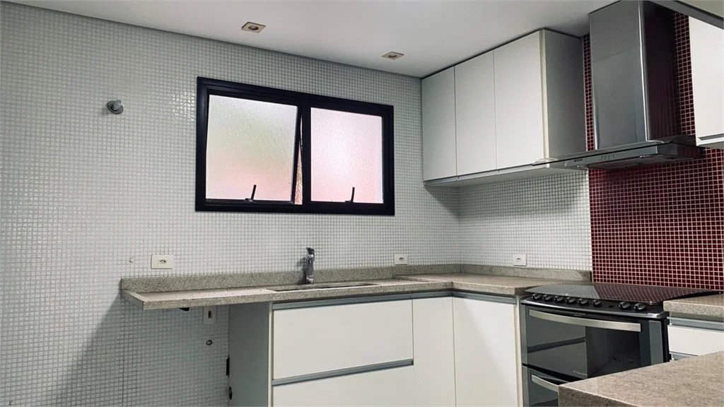 Casa à venda com 3 suítes no condomínio Vilas 2, São Paulo - SP