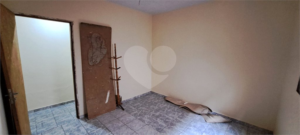 Casa ampla em bairro tranquilo – excelente oportunidade para morar ou investir!