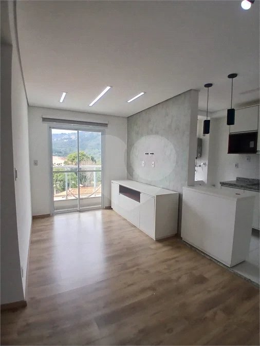 Apartamento de 2 quartos com planejados, sacada e lazer completo| Condomínio| São Roque