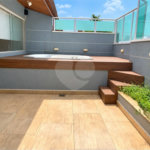 Cobertura de 255 m² com 3 dormitórios, 1 suíte, cozinha planejada, 2 vagas e área gourmet com churrasqueira.