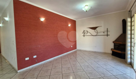 Casa à venda com 4 quartos, sendo 1 suíte,  em Jardim Tapajós, Atibaia, SP