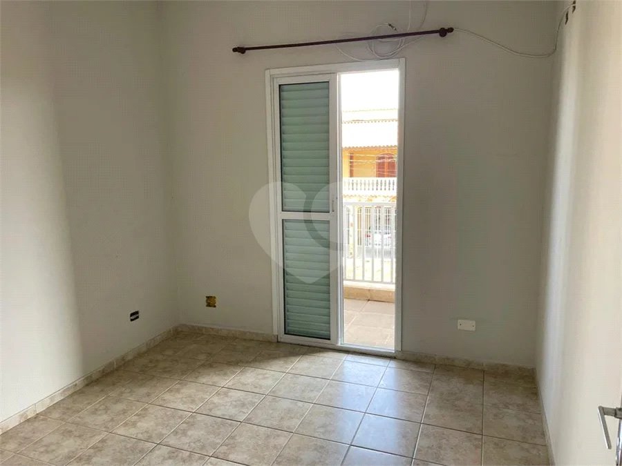 Sobrado com 4 dormitórios, 2 suítes, closet, varandas, escritório, jardim de inverno, espaço gourmet com churrasqueira e fogão a lenha e 3 vagas.