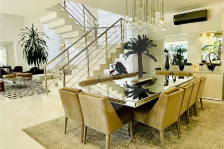 Belíssima casa à venda com 700 m² no Condomínio Tamboré, em Alphaville!!!