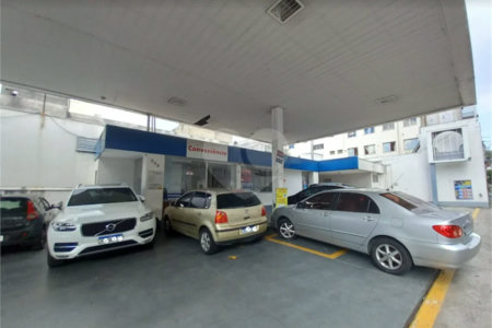 Espaço ideal para posto de gasolina, farmácia e loja no Bom Retiro