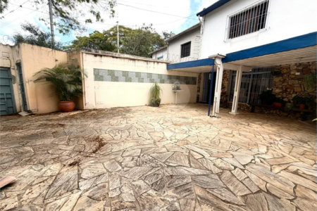 Sobrado à venda no Alto da Boa Vista com Versatilidade e excelente localização