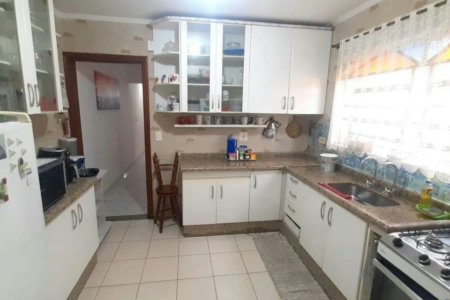 Sobrado à venda com 3 quartos, sendo 1 suíte, em Jardim Sarah, São Paulo - SP