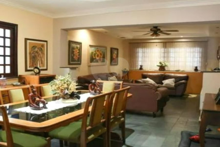 Casa com 120m² , 4 dormitórios , sendo 1 suíte , 3 vagas de garagem , à venda no Jabaquara.