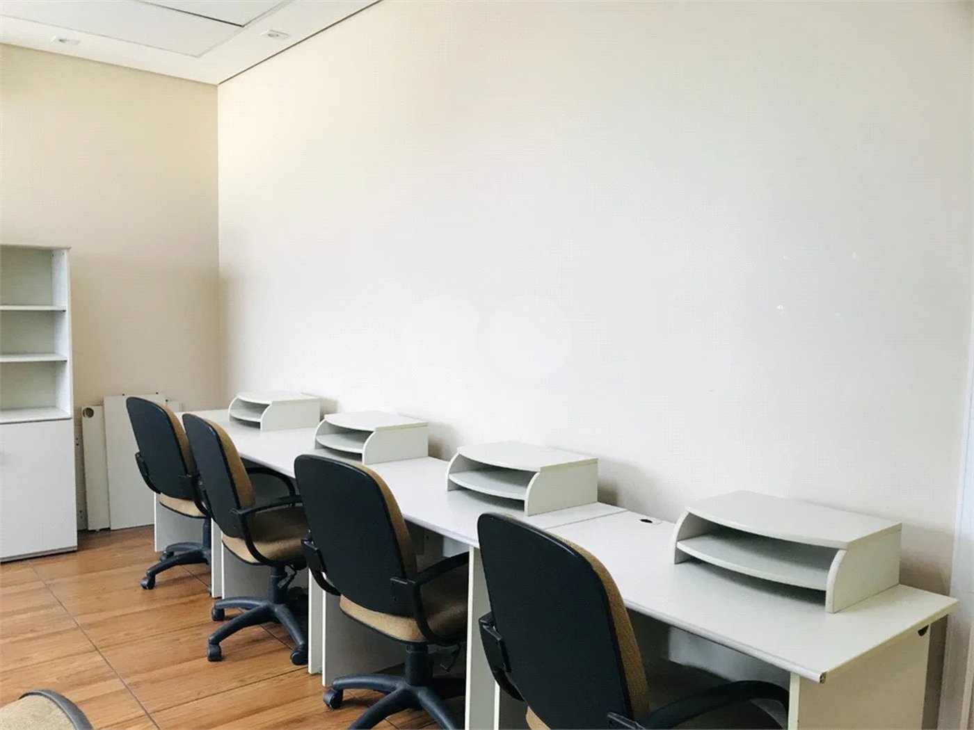 OPORTUNIDADE DOMO BUSINESS - MOBILIADA E PRONTA P/ USO!