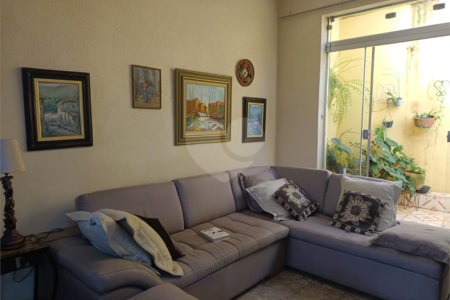 Linda casa em ótima localização!!
