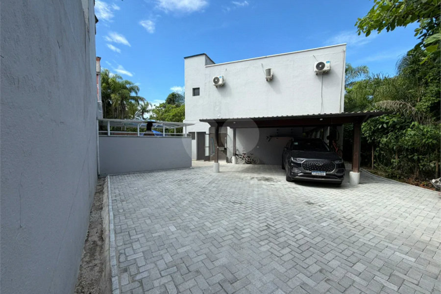 Casa à venda com 6 quartos, sendo 3 suítes, em Costa do Sol, Bertioga, SP