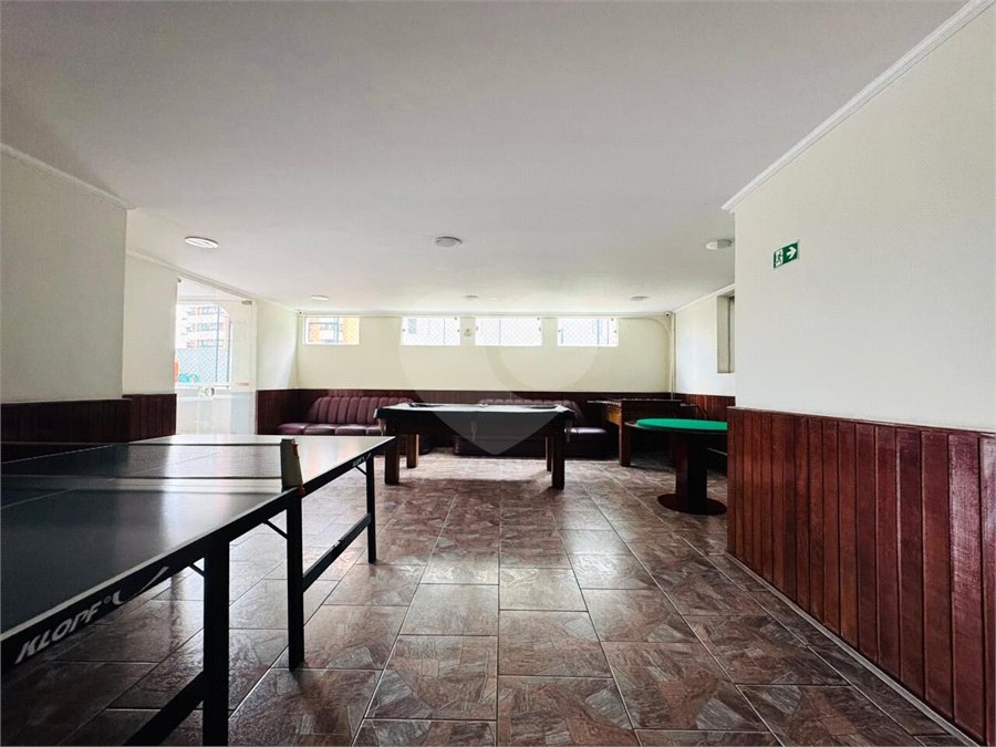 Vende-se Apartamento de 2 Quartos com Sacada na Vila Mascote