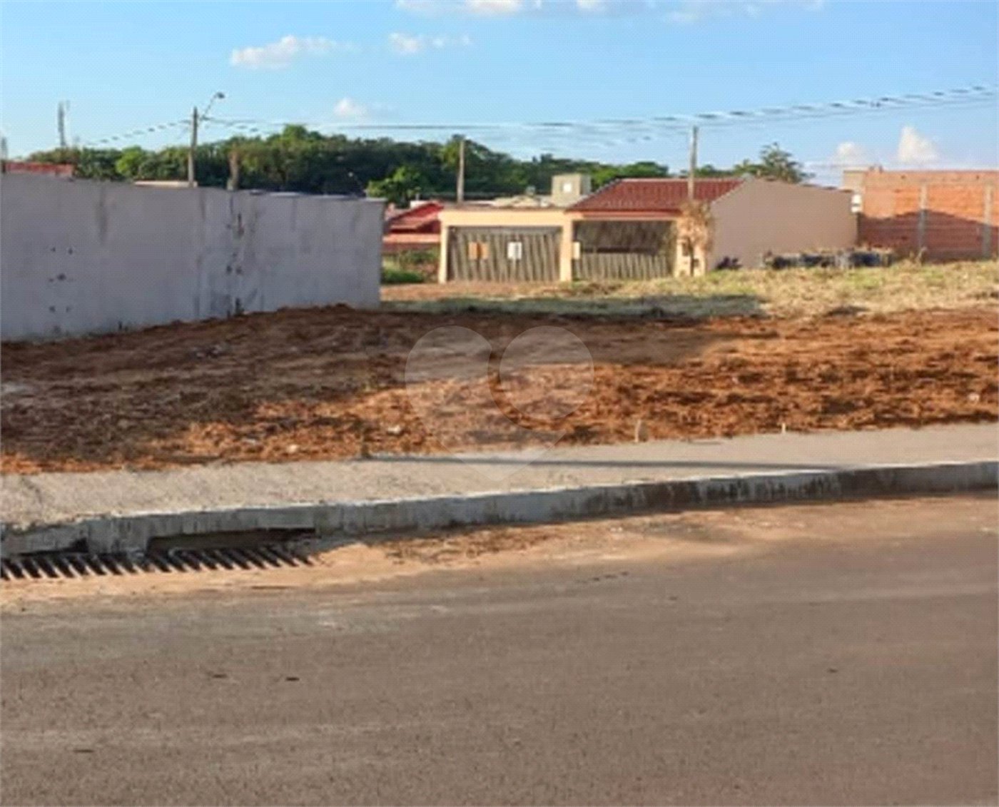 Terreno com 250,00 m² de área total, na Vila Carmem .