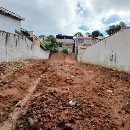 Terreno a venda com 300m² no Jardim do Trevo Atibaia