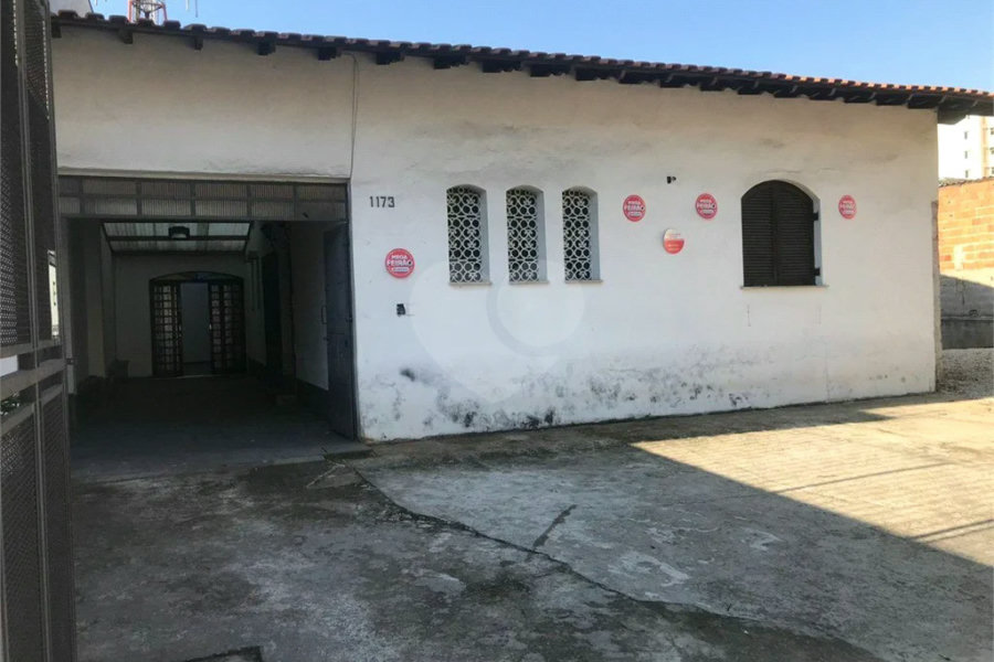 Excelente terreno em ótima localização. Venha fazer uma visita = 600M²