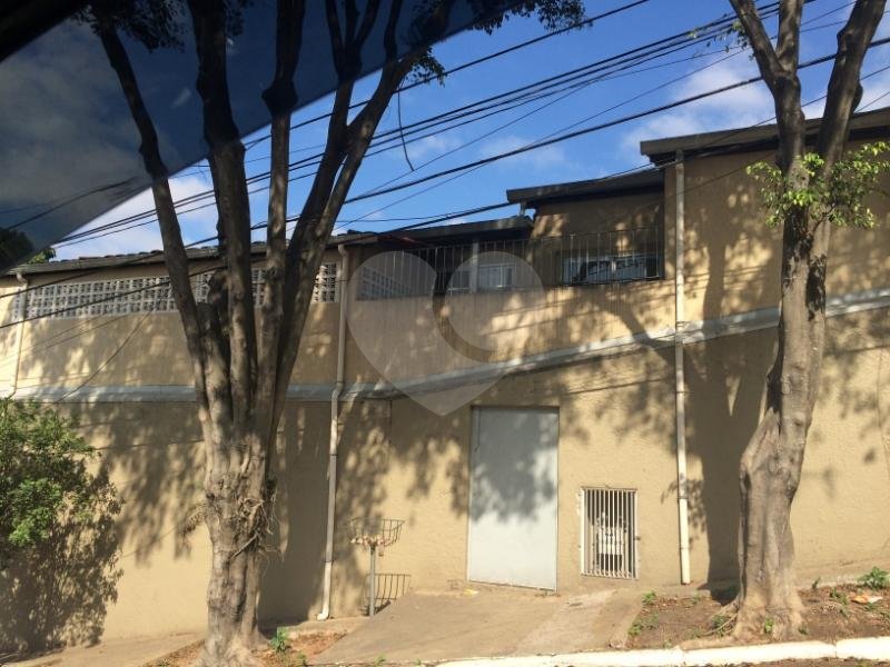 Vende Sobrado com 180m² - Vila Santa Catarina