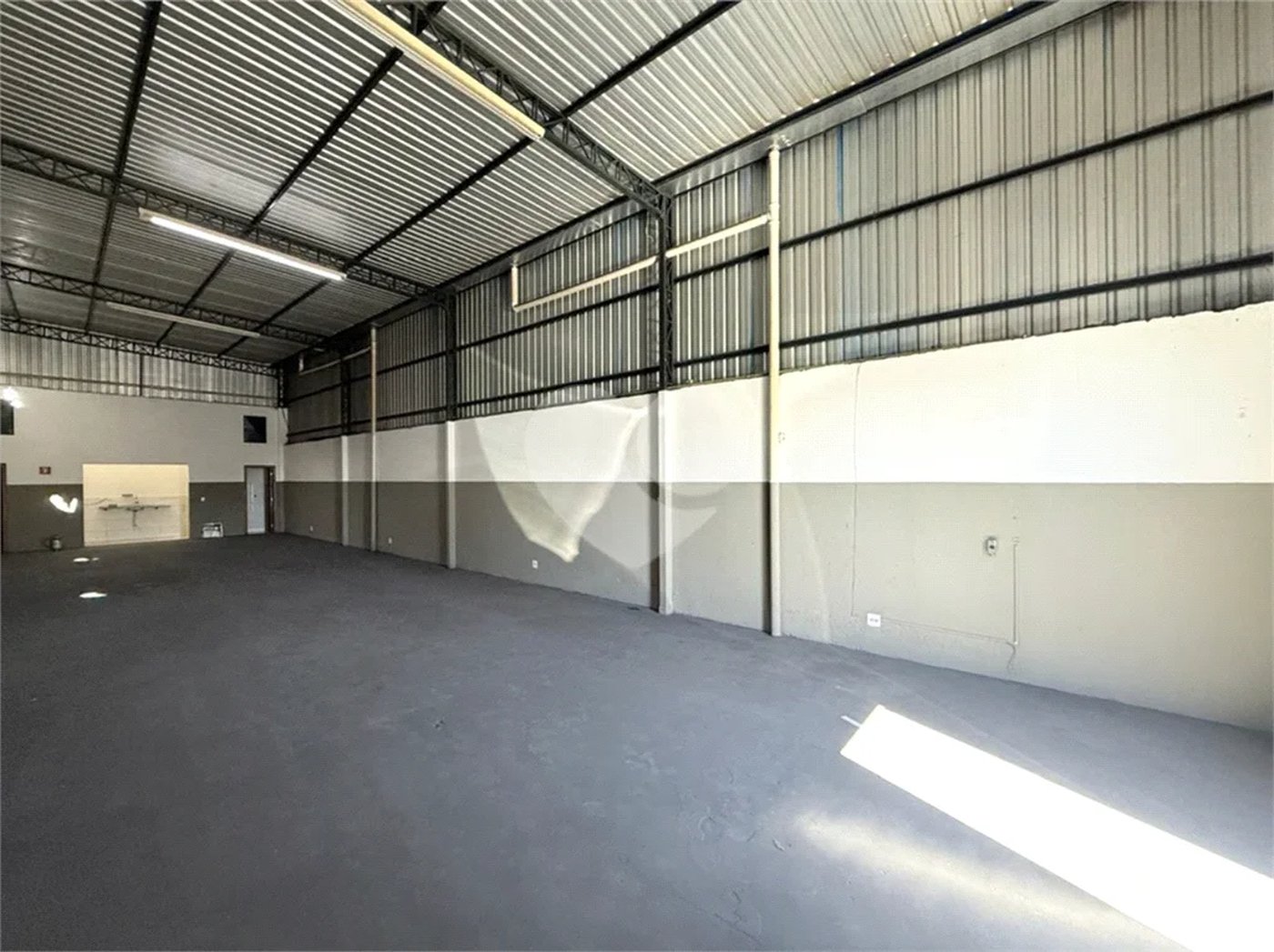 Salão Comercial para alugar no Bairro Água Branca