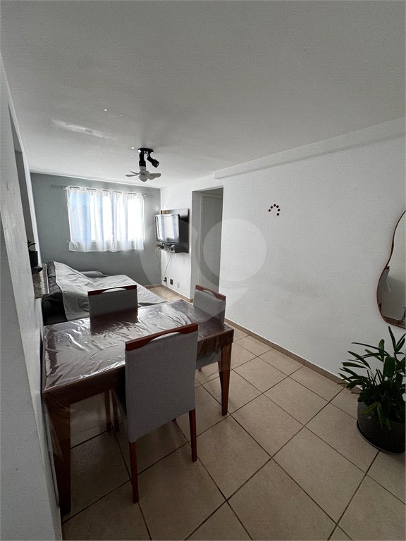 Apartamento á venda, com 02 Dormitórios, em Jardim Ricetti.