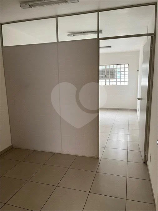 Ótimo Prédio Comercial !! Vende Total ou Aluga andar superior..OPORTUNIDADE !