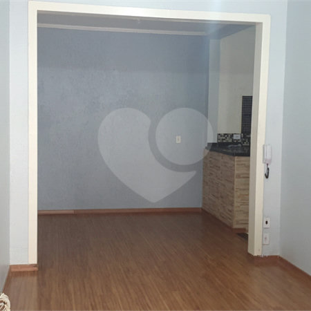 Casa térrea para locação e venda no Condomínio Mont Carlo I