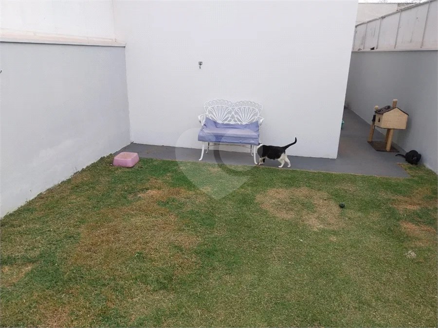 Casa Nova (Apenas 2 Anos) com Suíte: Conforto, Segurança e Localização Privilegiada!