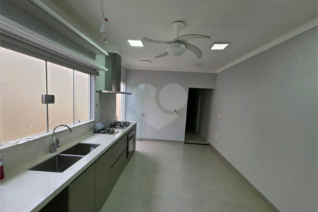 Sobrado 3 quartos 1 suíte e área de lazer