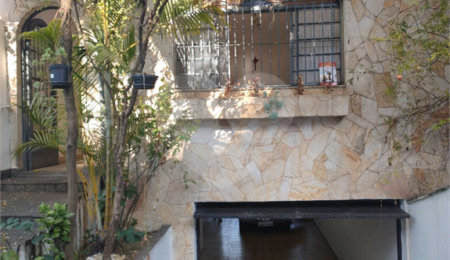 Sobrado à venda com 3 quartos, sendo 1 suíte,  em Chácara Inglesa, São Paulo, SP